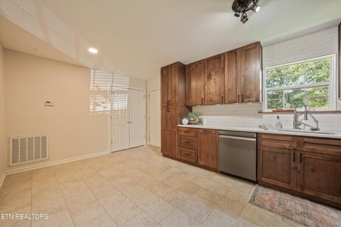 Tiny photo for 429 Woodlawn Pike, Knoxville, TN 37920 (MLS # 1353729)