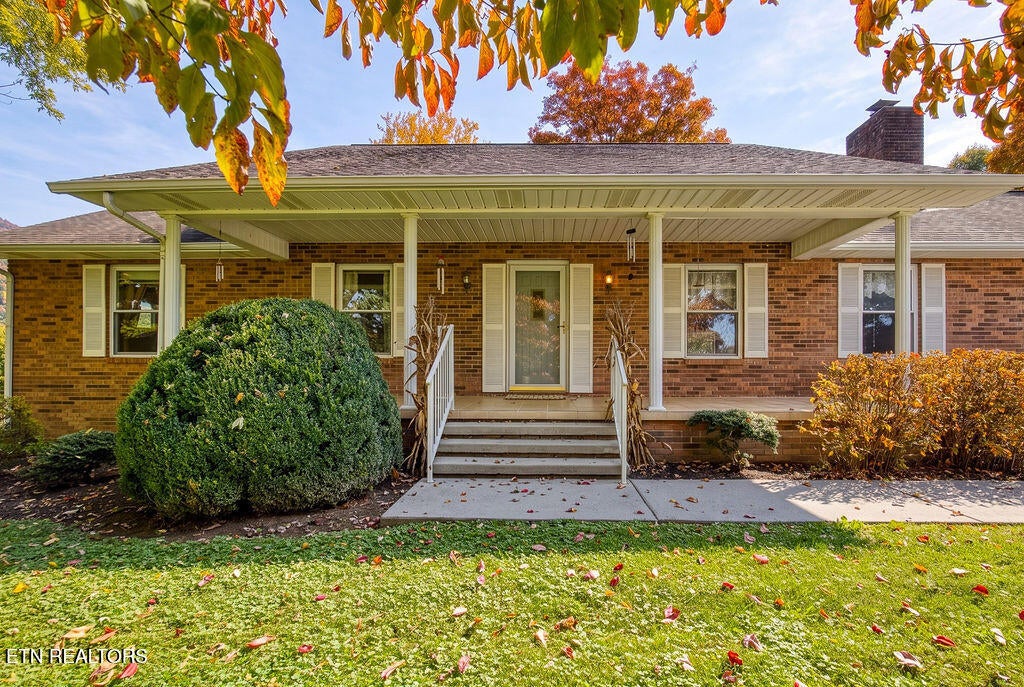 Photo of 2320 Country Creek Lane, Sevierville, TN 37862 (MLS # 1360609)