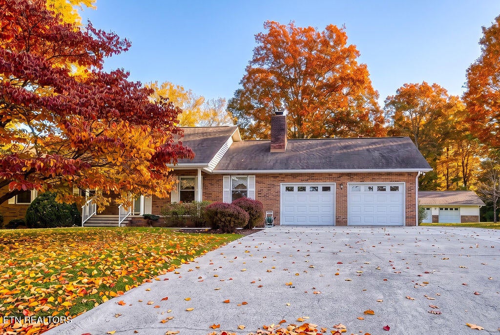 Photo of 2320 Country Creek Lane, Sevierville, TN 37862 (MLS # 1360609)