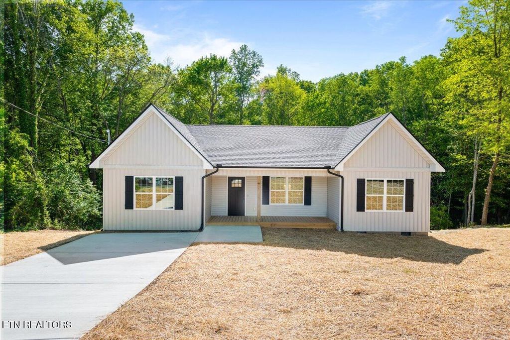 Photo of 208 Vintage Lane, Clinton, TN 37716 (MLS # 1336984)