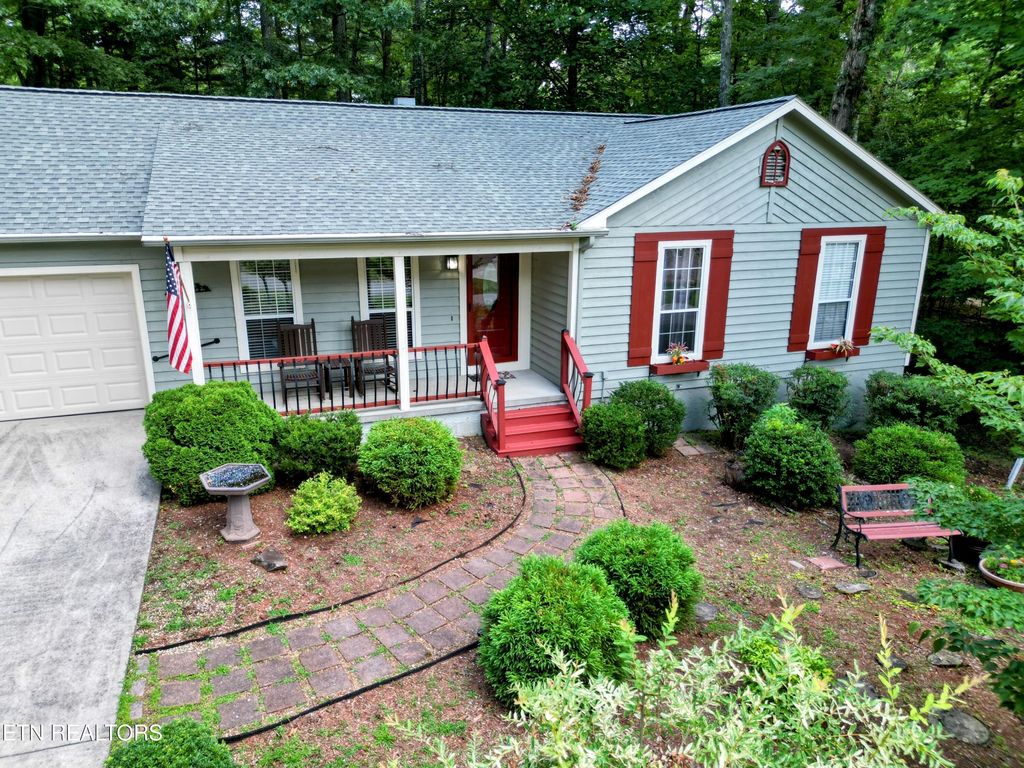 Photo of 105 Highgate Drive, Crossville, TN 38558 (MLS # 1308393)