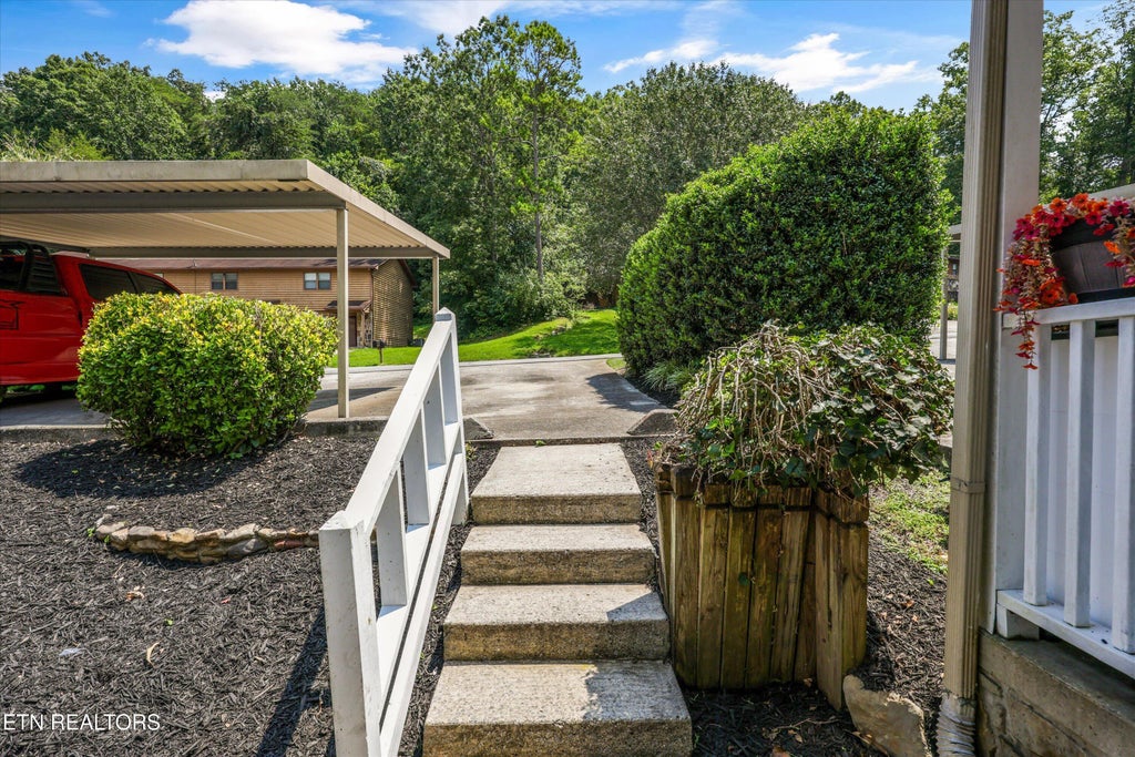 Photo of 155 Hendrix Drive, Oak Ridge, TN 37830 (MLS # 1351604)