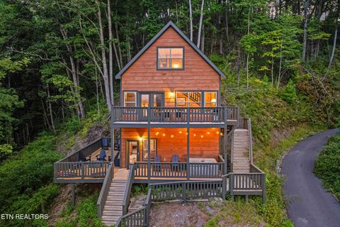 2272 Hidden Hollow Way Sevierville TN 37862