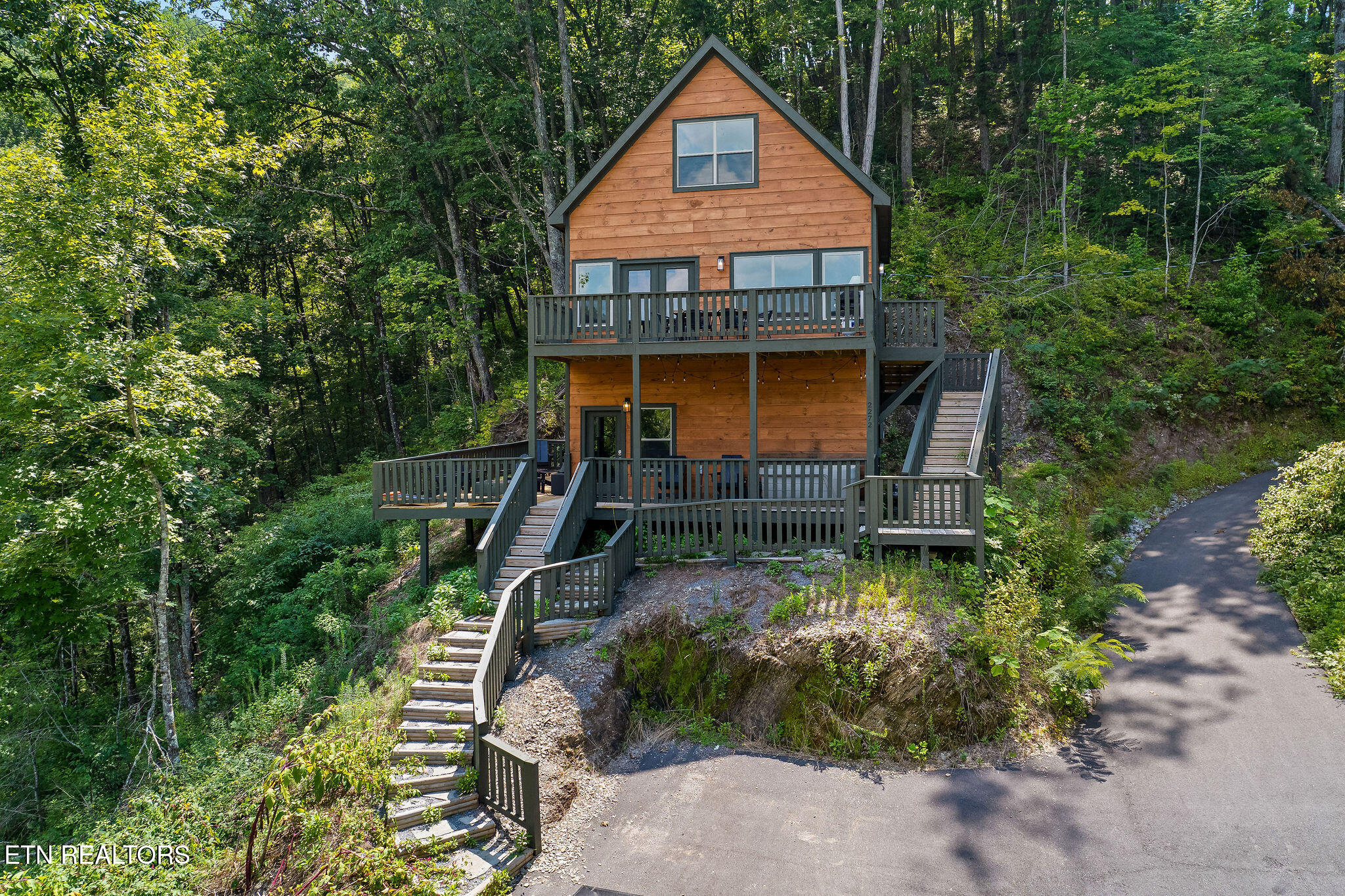 2272 Hidden Hollow Way