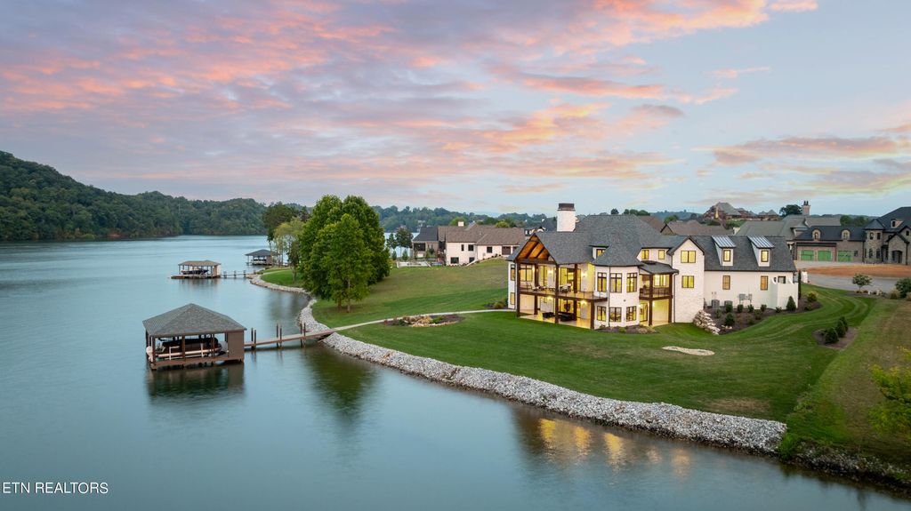 Photo of 270 Bay Pointe Rd, Vonore, TN 37885 (MLS # 1271321)