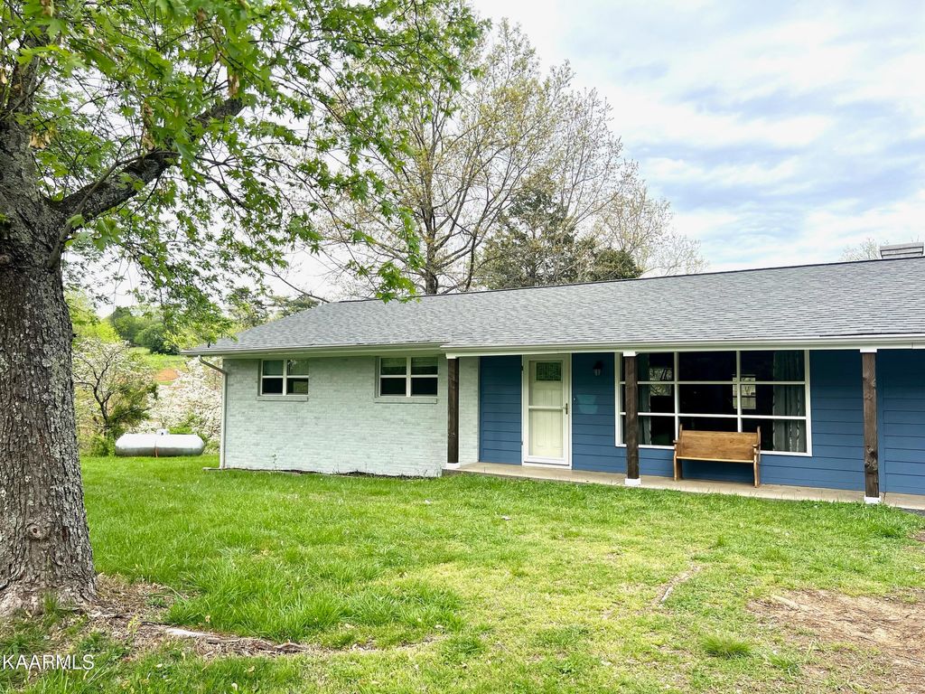 Photo of 4634 Old Knoxville Hwy, Rockford, TN 37853 (MLS # 1222868)