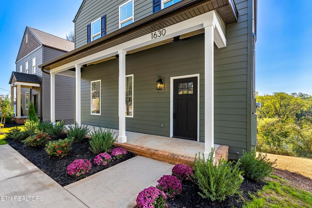 Photo of 1630 Rugby Ave, Knoxville, TN 37920 (MLS # 1317776)