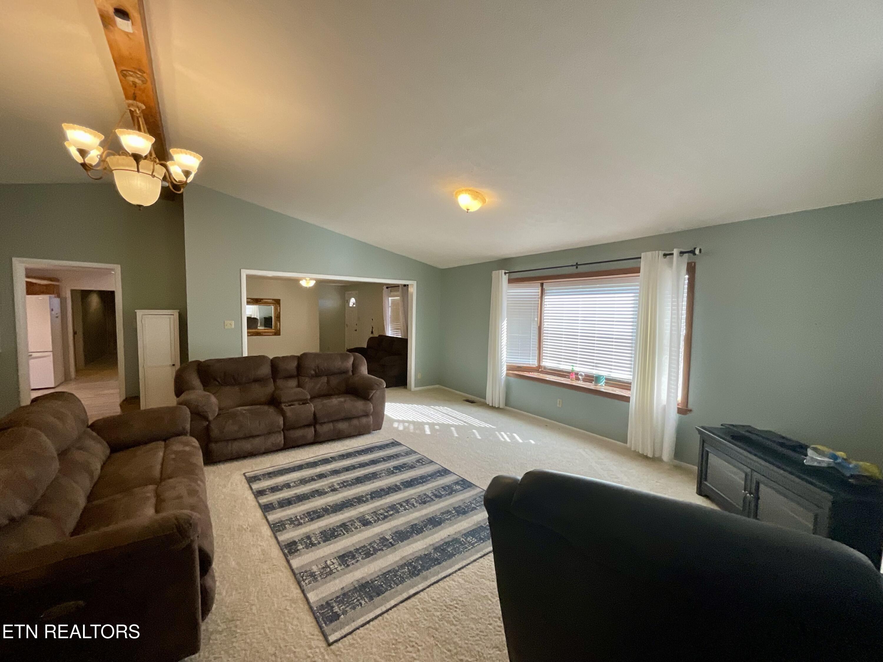 627 E Copeland Drive