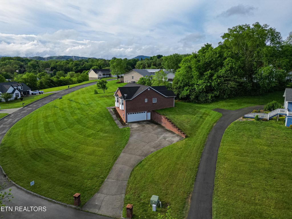Photo of 2147 Aaron Court, Sevierville, TN 37876 (MLS # 1327039)
