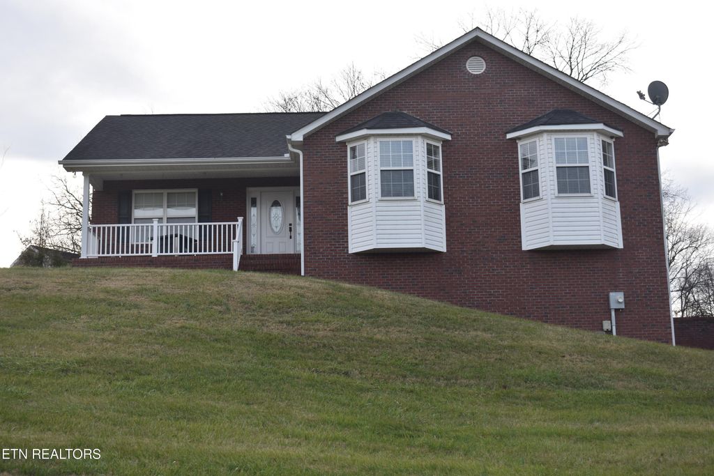 Photo of 2147 Aaron Court, Sevierville, TN 37876 (MLS # 1327039)