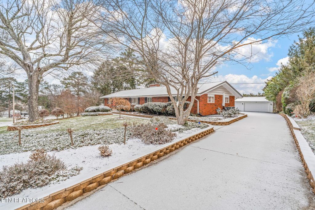 Photo of 7141 Wellington Drive, Knoxville, TN 37919 (MLS # 1327460)
