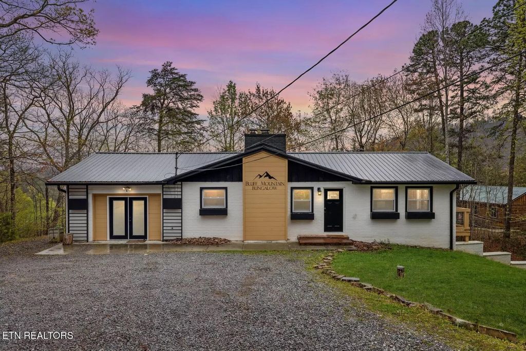 Photo of 2069 Bluff Mountain Rd, Sevierville, TN 37876 (MLS # 1312965)