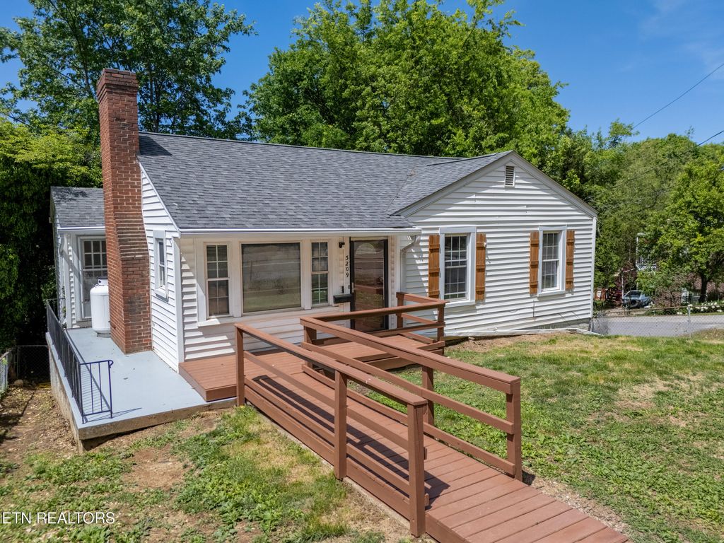 Photo of 3209 Washington Pike, Knoxville, TN 37917 (MLS # 1337927)