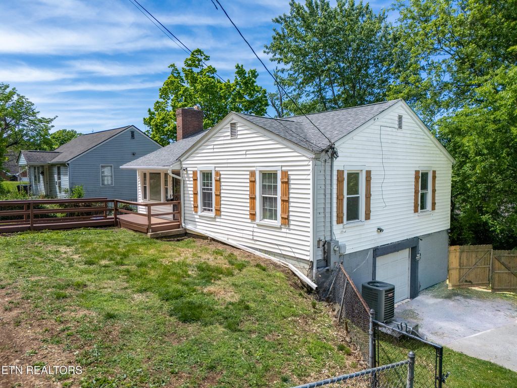 Photo of 3209 Washington Pike, Knoxville, TN 37917 (MLS # 1337927)