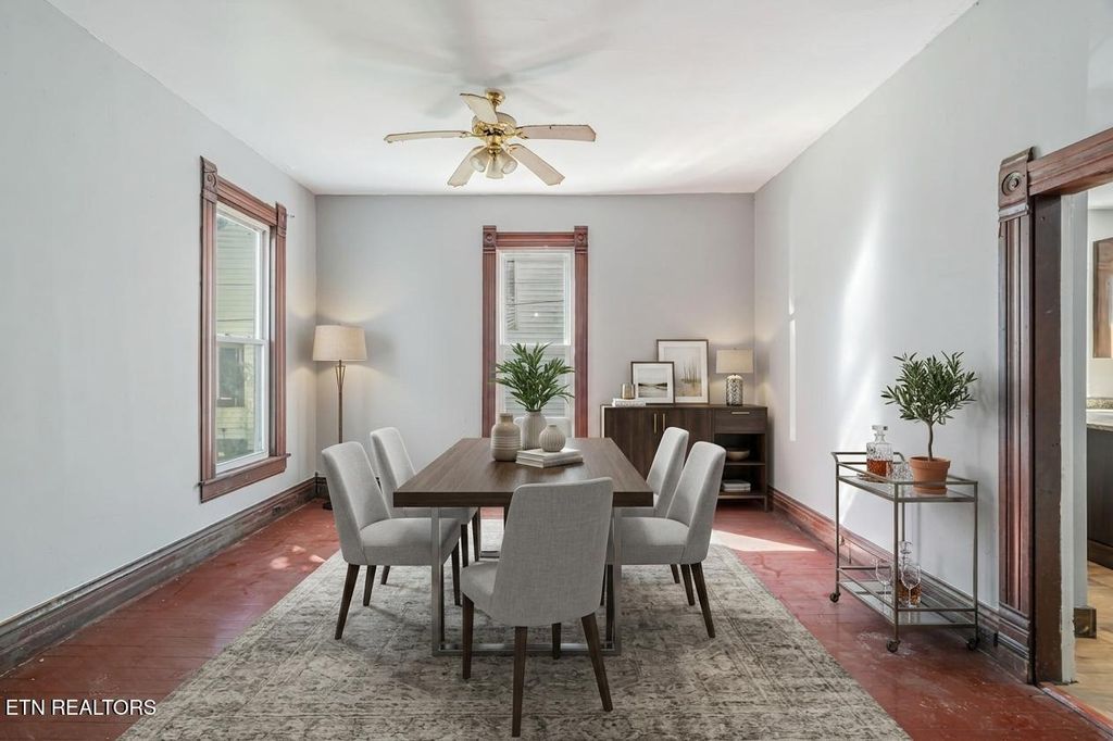 Photo of 419 W Rockwood St, Rockwood, TN 37854 (MLS # 1341048)