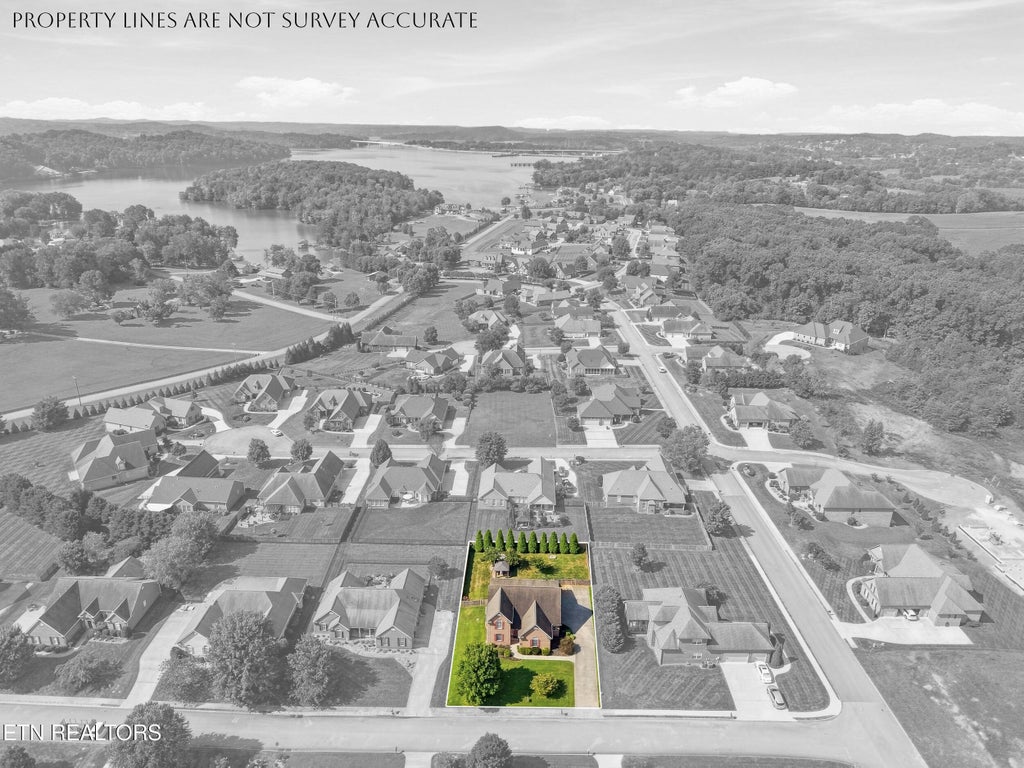 Photo of 292 Leeward Way, Lenoir City, TN 37772 (MLS # 1353129)