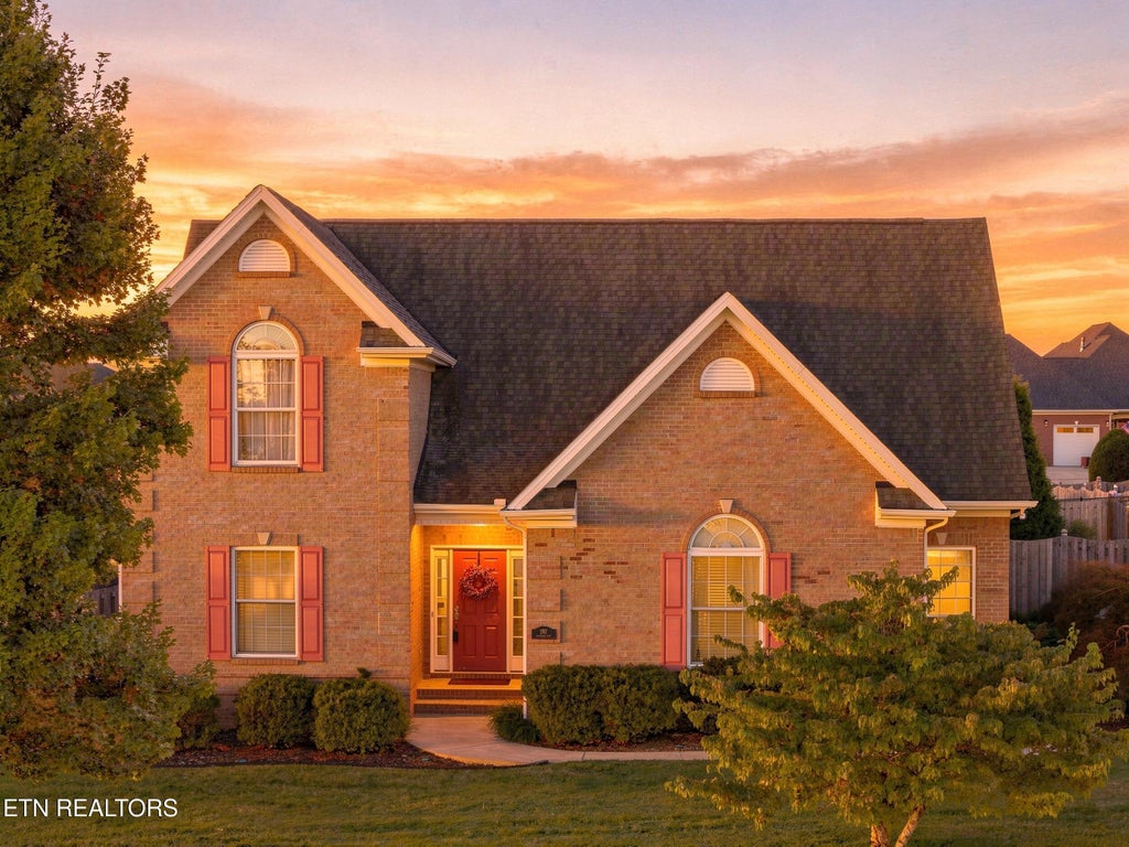 Photo of 292 Leeward Way, Lenoir City, TN 37772 (MLS # 1353129)