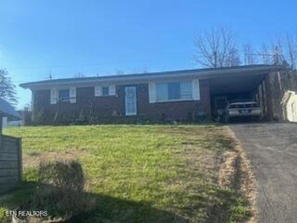 Photo of 334 Wilson Hurst St, Tazewell, TN 37879 (MLS # 1286000)
