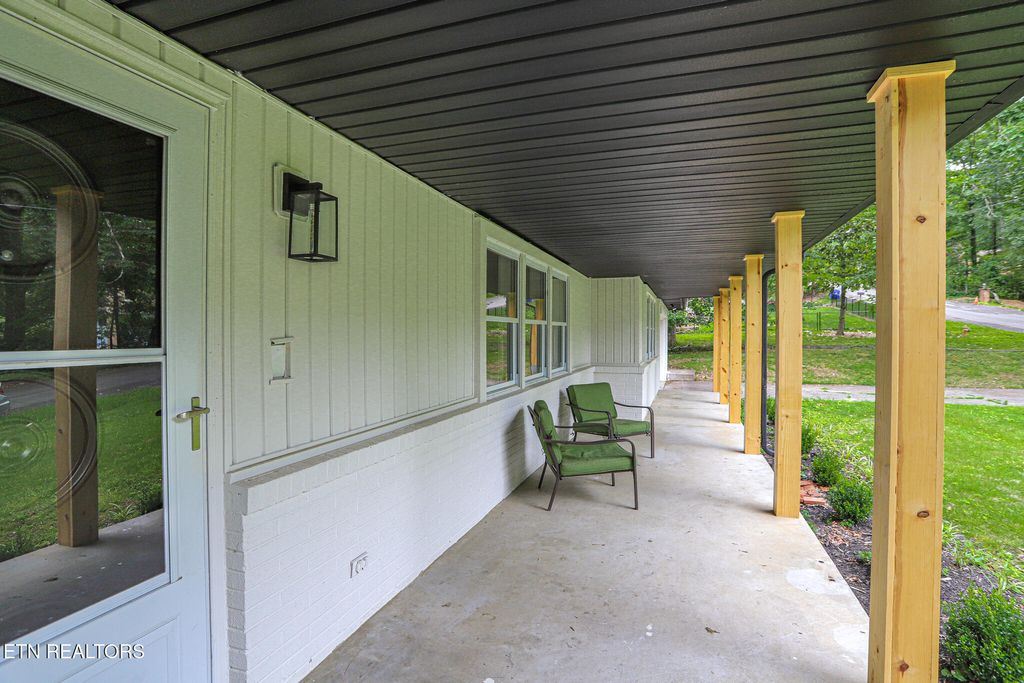 Photo of 106 Wood Ridge Lane, Oak Ridge, TN 37830 (MLS # 1317529)