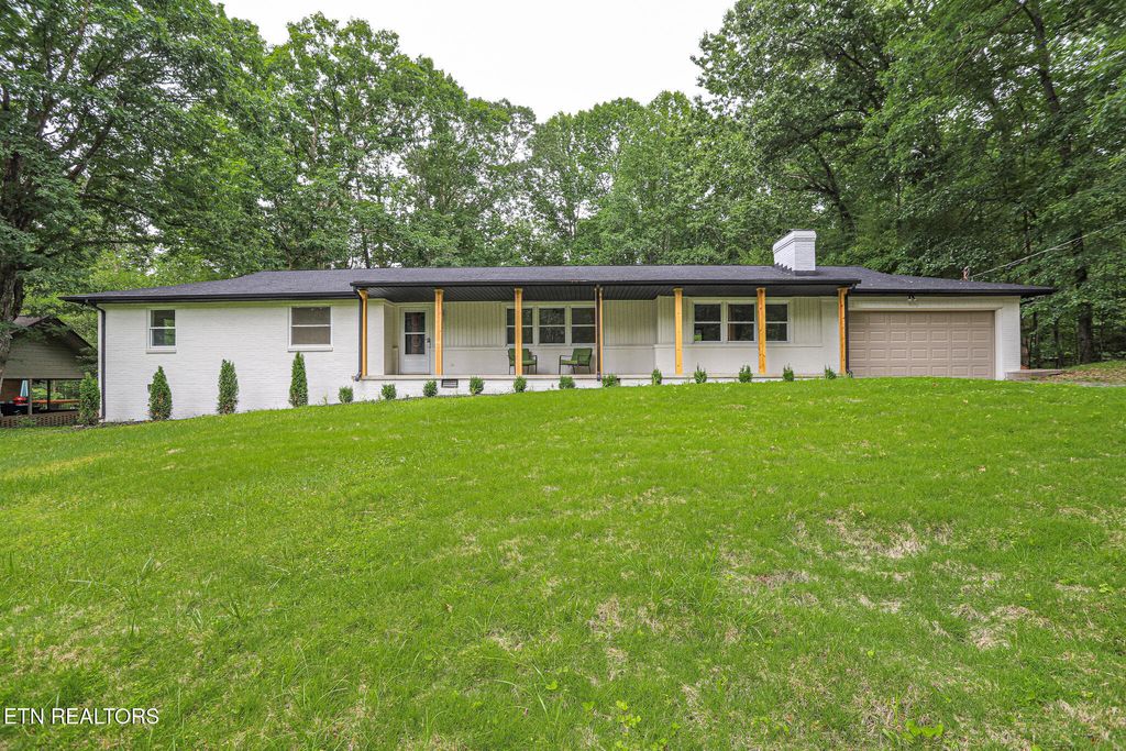 Photo of 106 Wood Ridge Lane, Oak Ridge, TN 37830 (MLS # 1317529)
