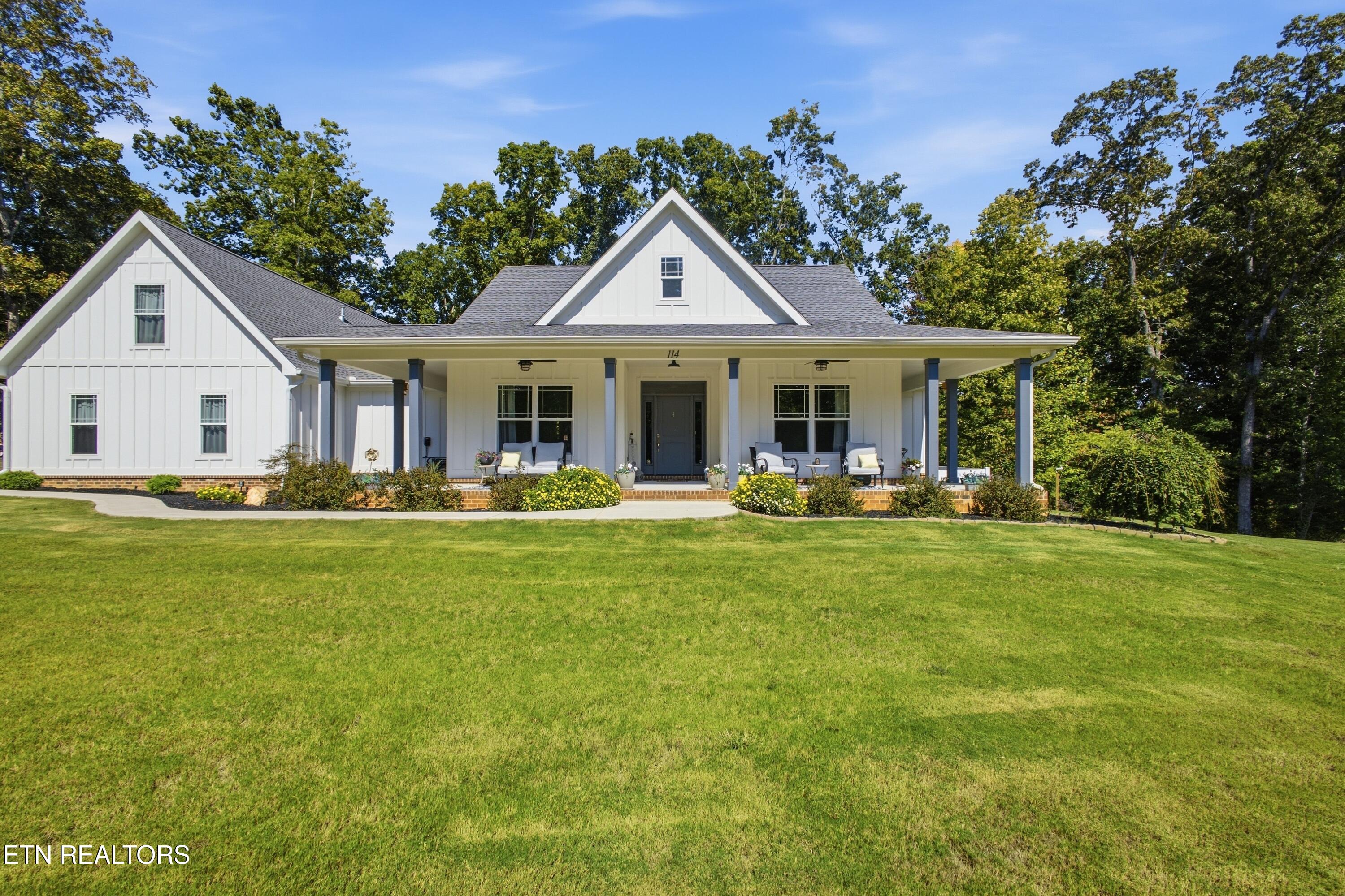 114 W Mountain Drive