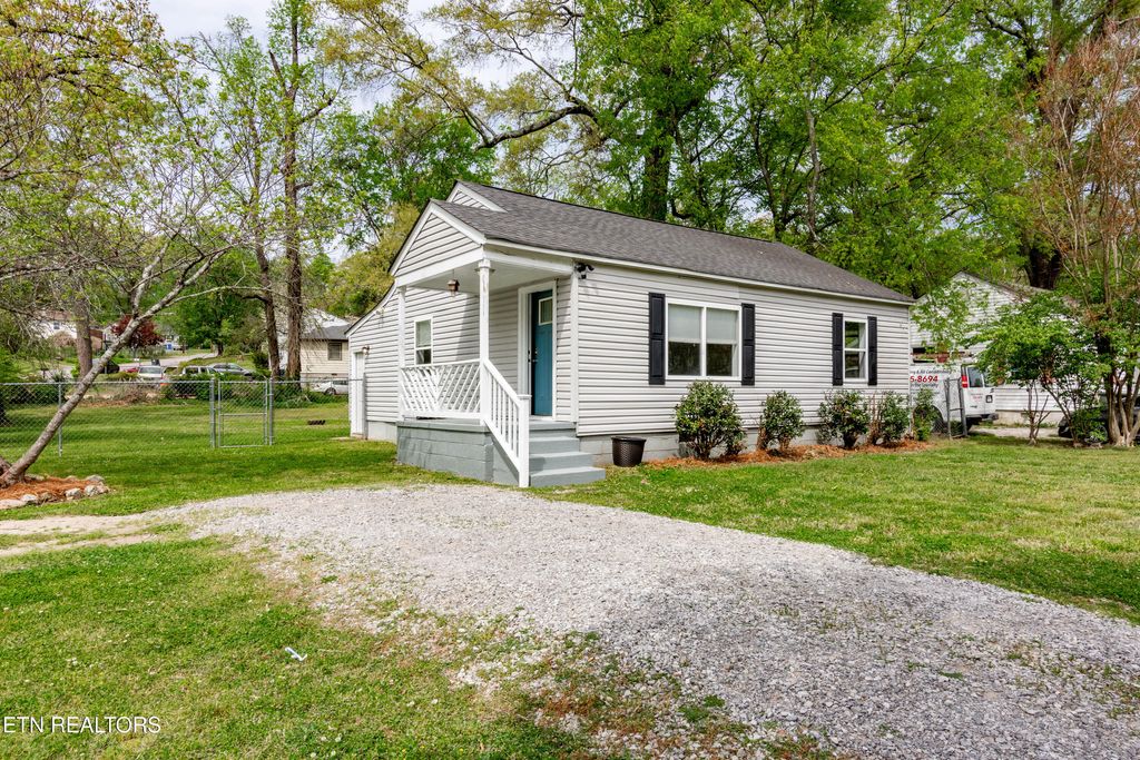 Photo of 3931 Birmingham Drive, Chattanooga, TN 37415 (MLS # 1335384)