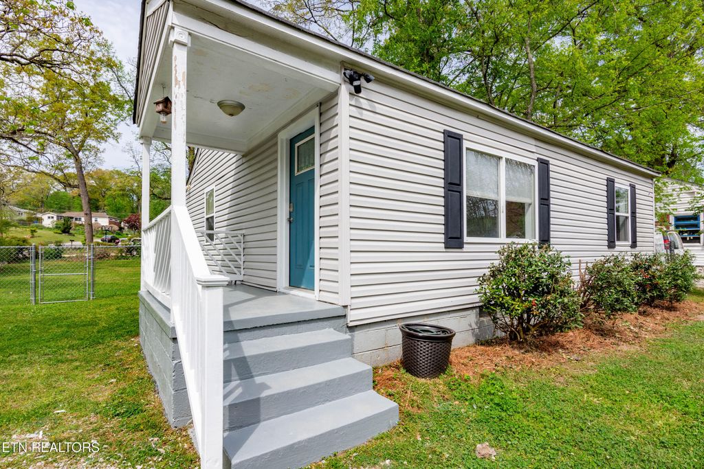 Photo of 3931 Birmingham Drive, Chattanooga, TN 37415 (MLS # 1335384)