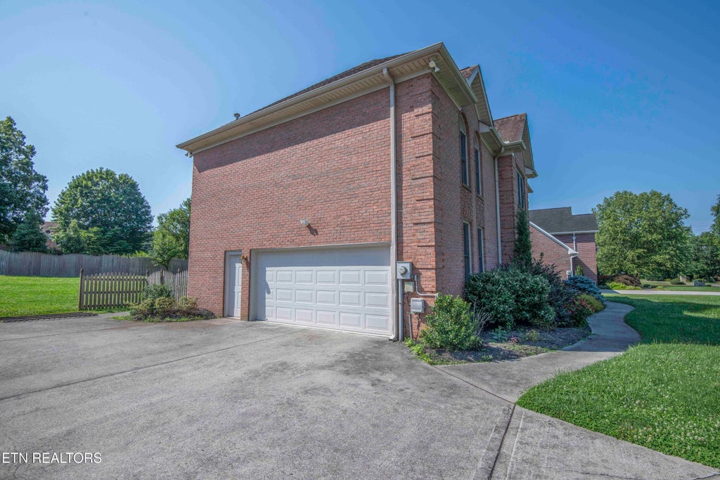 Photo of 10710 Eagle Glen Drive, Knoxville, TN 37922 (MLS # 1225758)