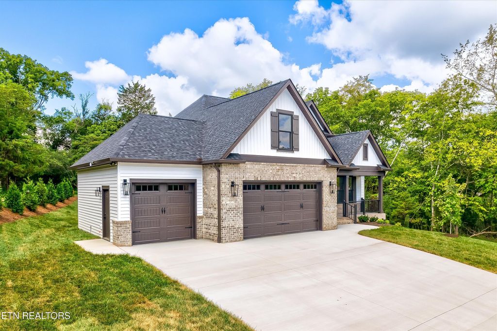 Photo of 142 Dudi Tr, Vonore, TN 37885 (MLS # 1312266)