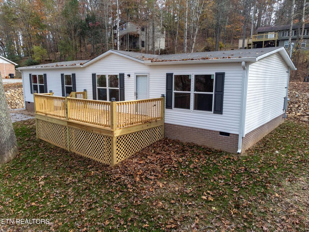 Photo of 509 Lakewood Road, Kingston, TN 37763 (MLS # 1315883)