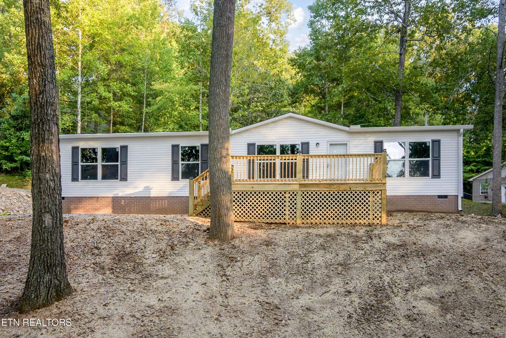 Photo of 509 Lakewood Road, Kingston, TN 37763 (MLS # 1315883)