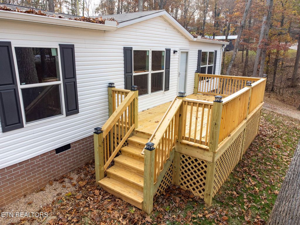 Photo of 509 Lakewood Road, Kingston, TN 37763 (MLS # 1315883)