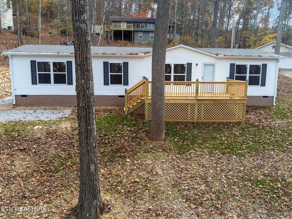 Photo of 509 Lakewood Road, Kingston, TN 37763 (MLS # 1315883)