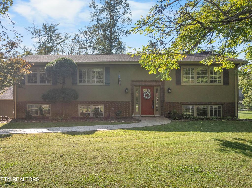 Photo of 116 Baltimore Drive, Oak Ridge, TN 37830 (MLS # 1318212)