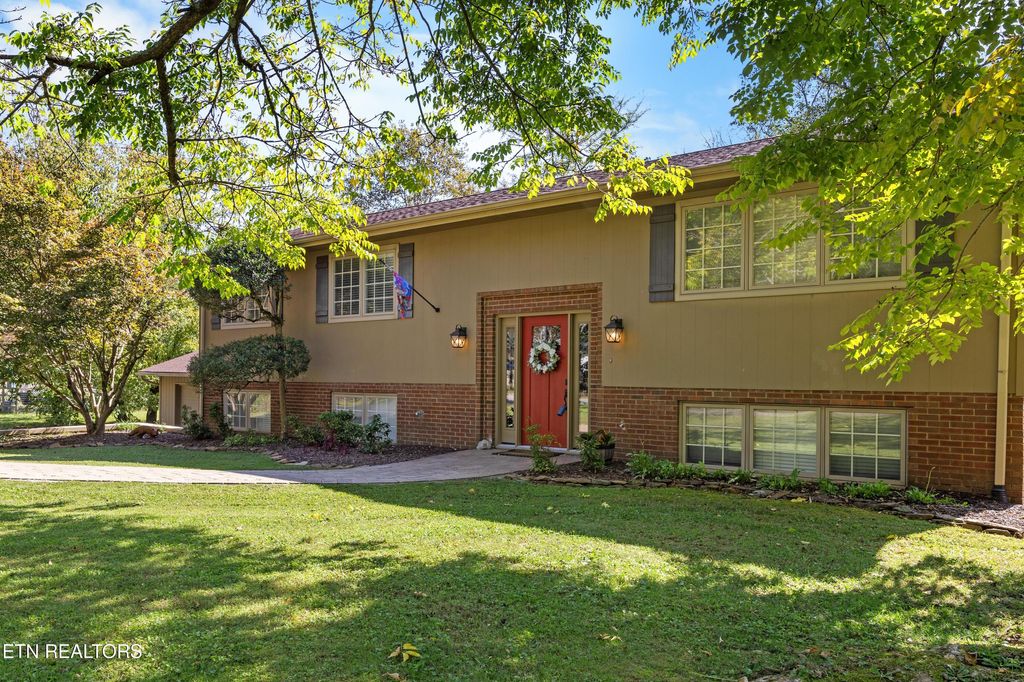Photo of 116 Baltimore Drive, Oak Ridge, TN 37830 (MLS # 1318212)