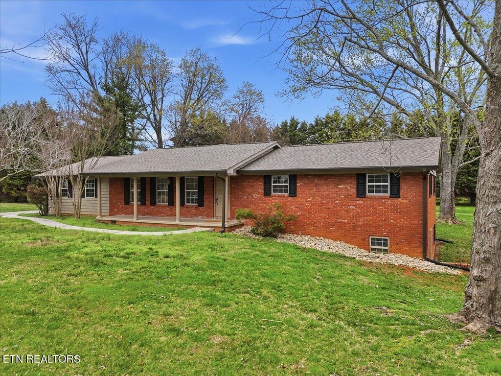 Photo of 210 Hood St, Maryville, TN 37803 (MLS # 1332242)