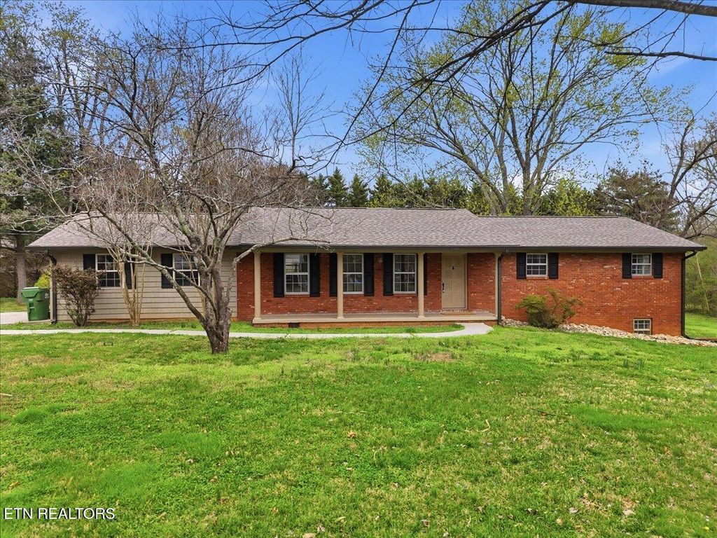 Photo of 210 Hood St, Maryville, TN 37803 (MLS # 1332242)