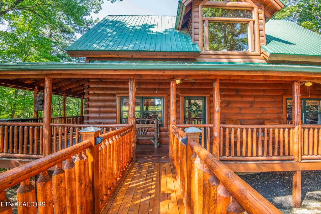 Photo of 2017 Smoky Cove Rd, Sevierville, TN 37876 (MLS # 1354993)