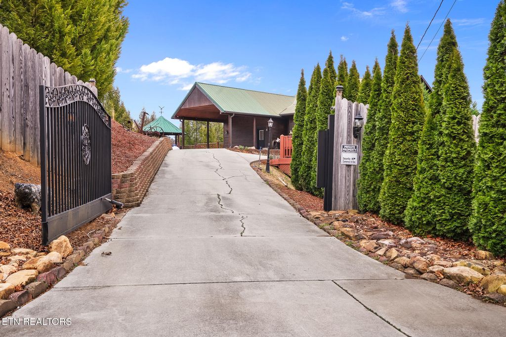 Photo of 1819 Skyhawk Lane, Pigeon Forge, TN 37876 (MLS # 1329891)