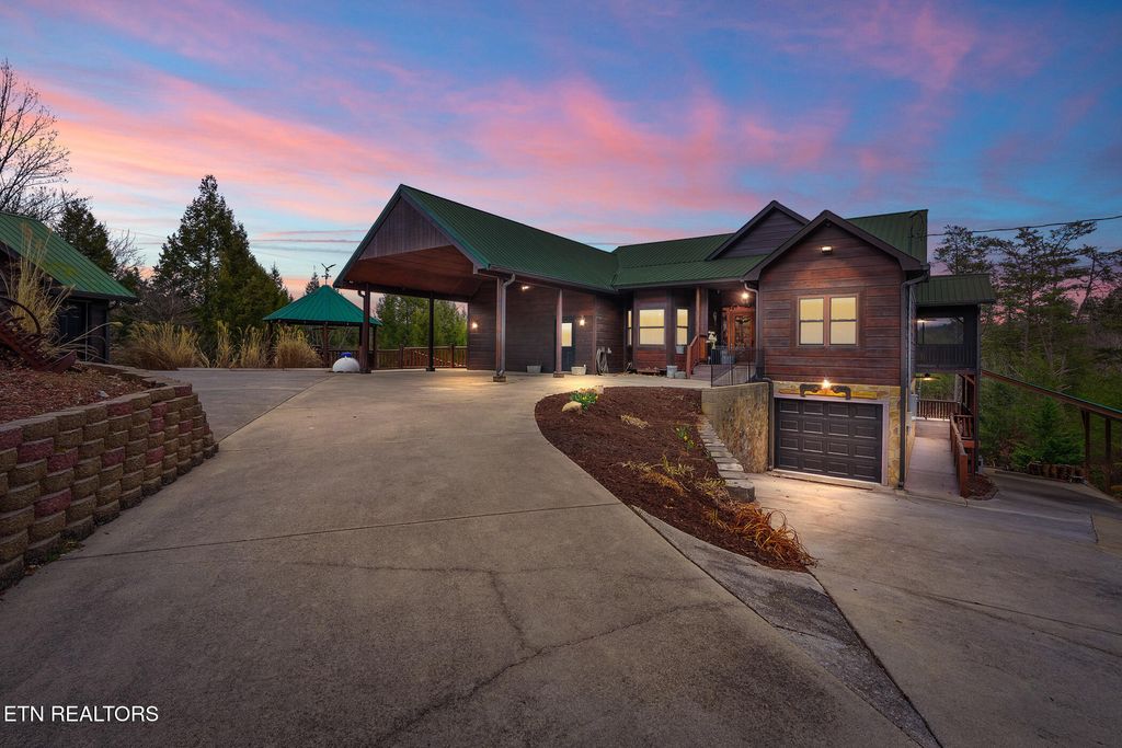 Photo of 1819 Skyhawk Lane, Pigeon Forge, TN 37876 (MLS # 1329891)