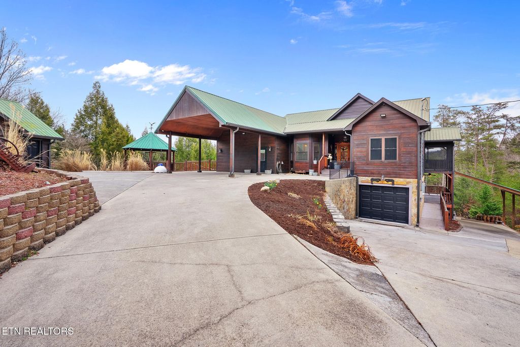 Photo of 1819 Skyhawk Lane, Pigeon Forge, TN 37876 (MLS # 1329891)