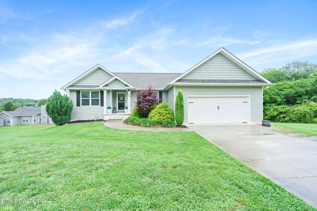 Photo of 120 Oakland View Court, Sweetwater, TN 37874 (MLS # 1302772)