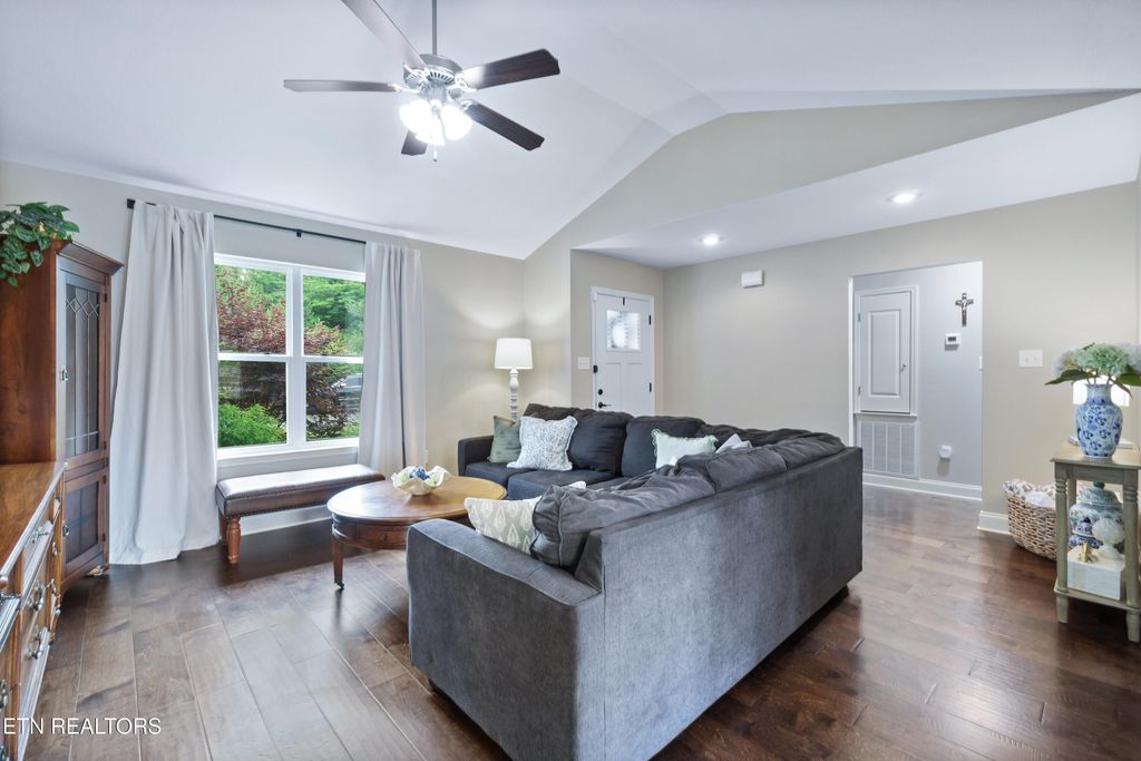 Photo of 120 Oakland View Court, Sweetwater, TN 37874 (MLS # 1302772)