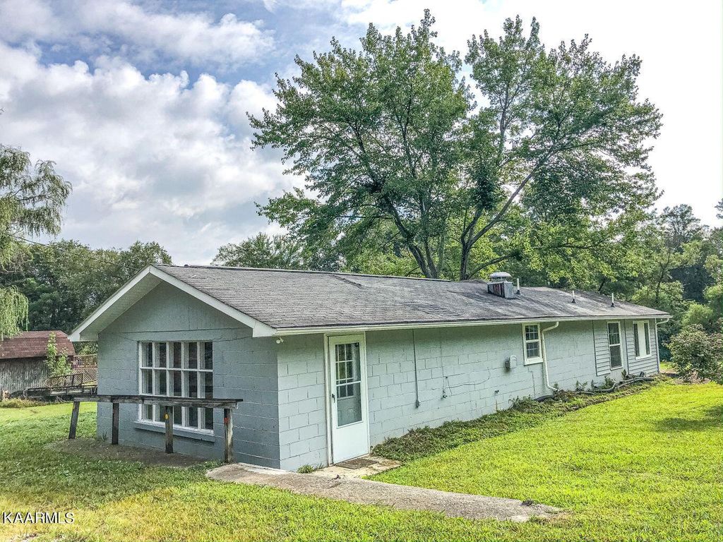 Photo of 181 Redmon Rd, Wartburg, TN 37887 (MLS # 1217045)