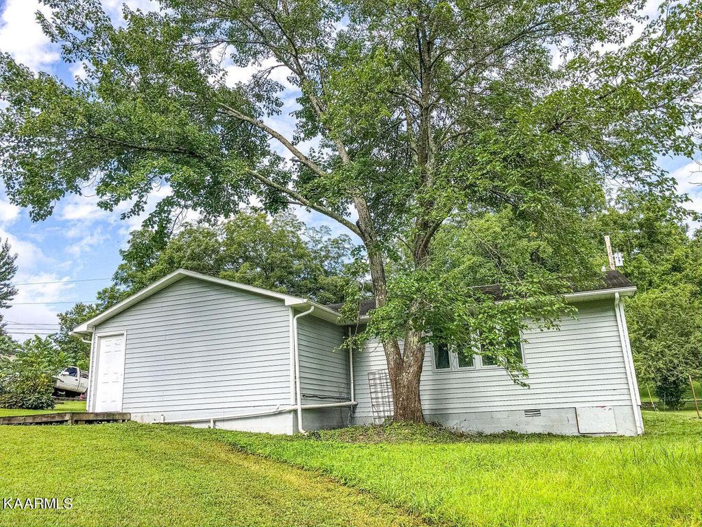 Photo of 181 Redmon Rd, Wartburg, TN 37887 (MLS # 1217045)