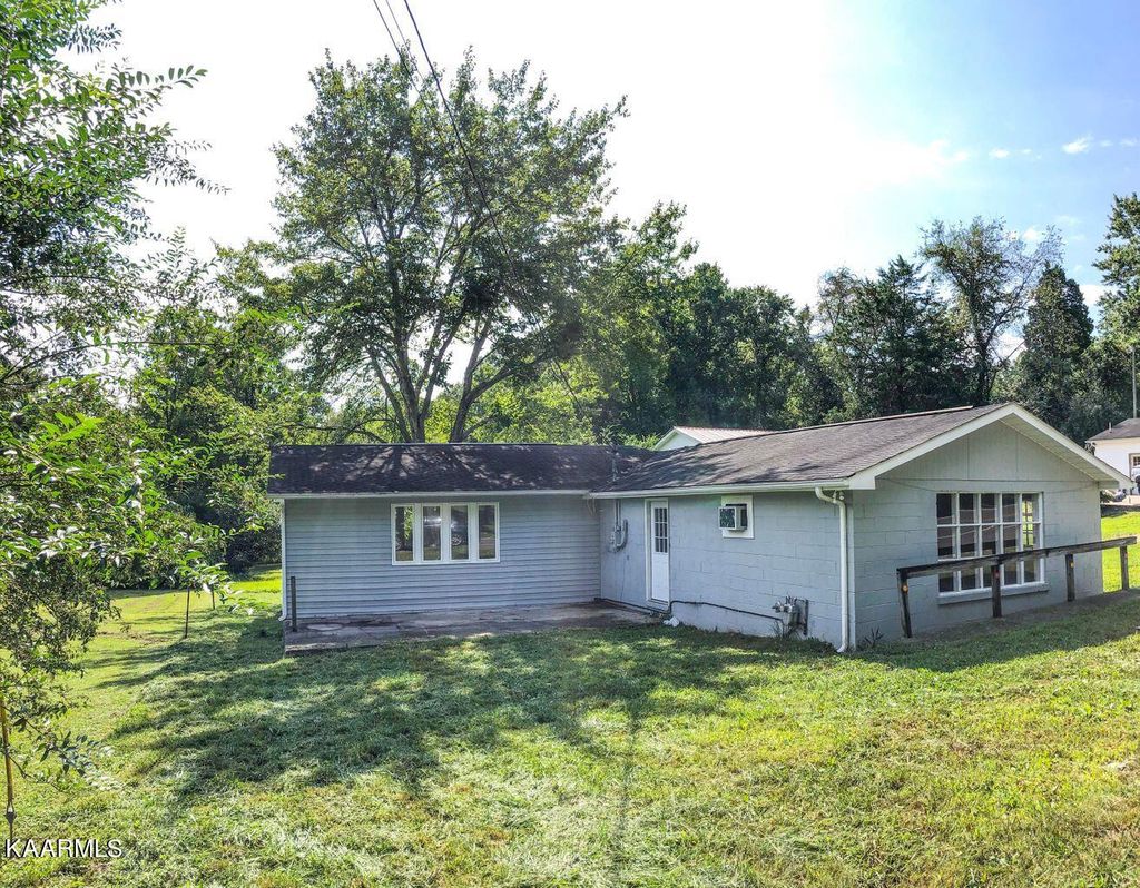 Photo of 181 Redmon Rd, Wartburg, TN 37887 (MLS # 1217045)