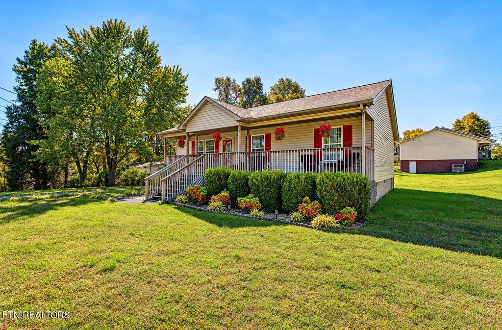 Photo of 2815 Glenpark Rd, Knoxville, TN 37921 (MLS # 1360546)