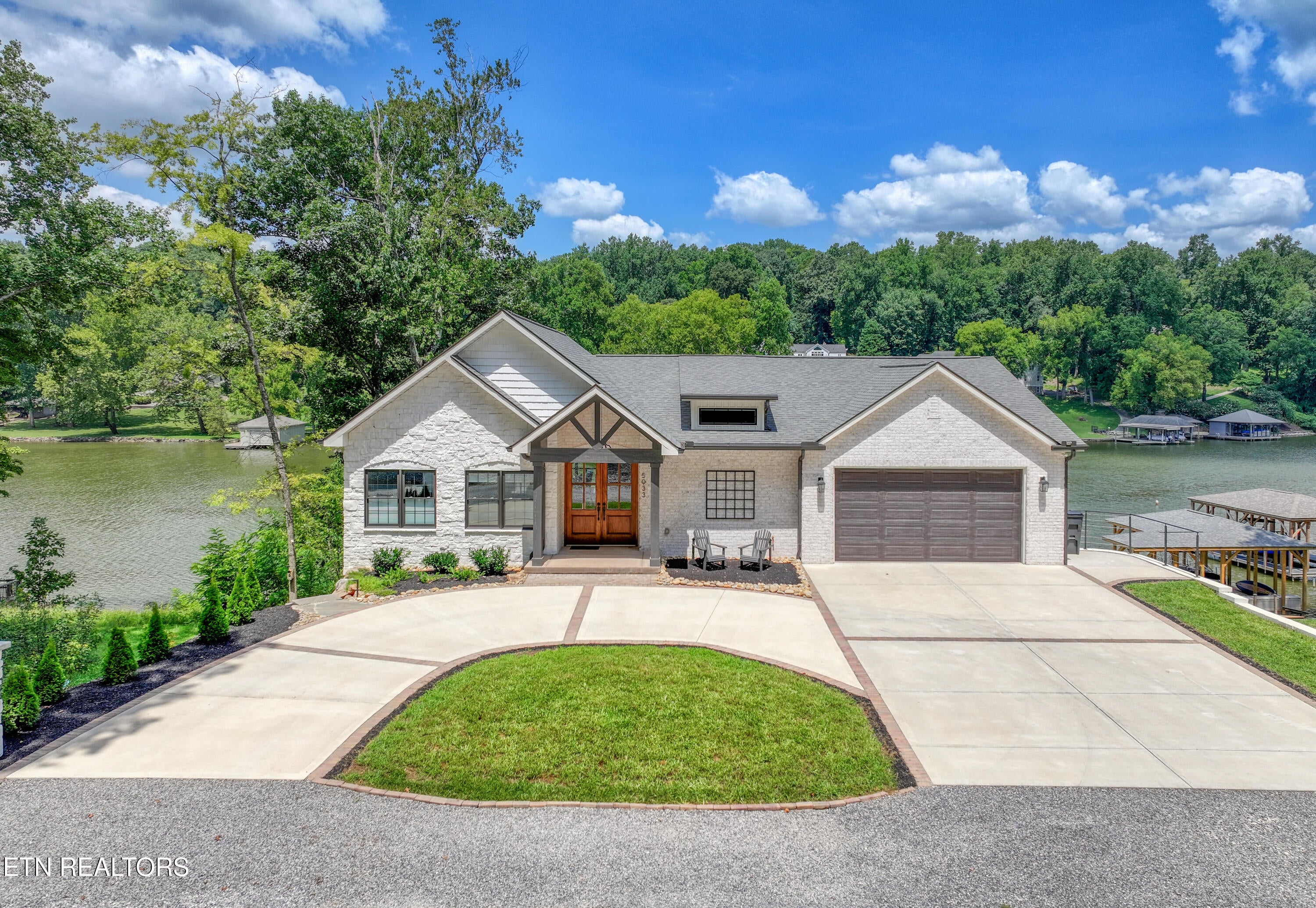 5033 Riversedge Rd
