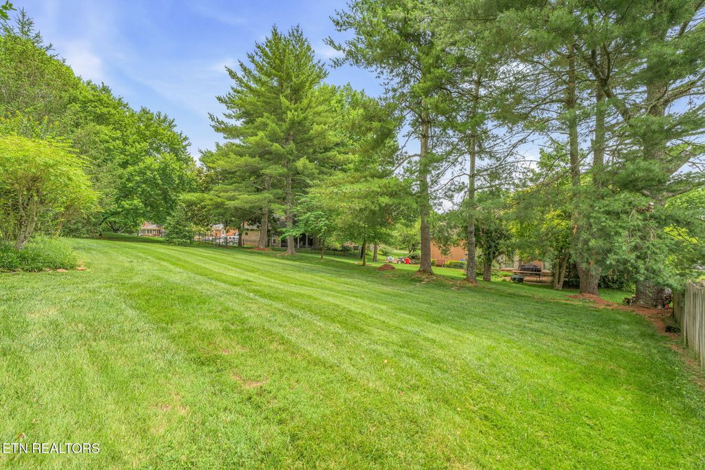 Photo of 12116 Aspenwood Drive, Knoxville, TN 37934 (MLS # 1342848)