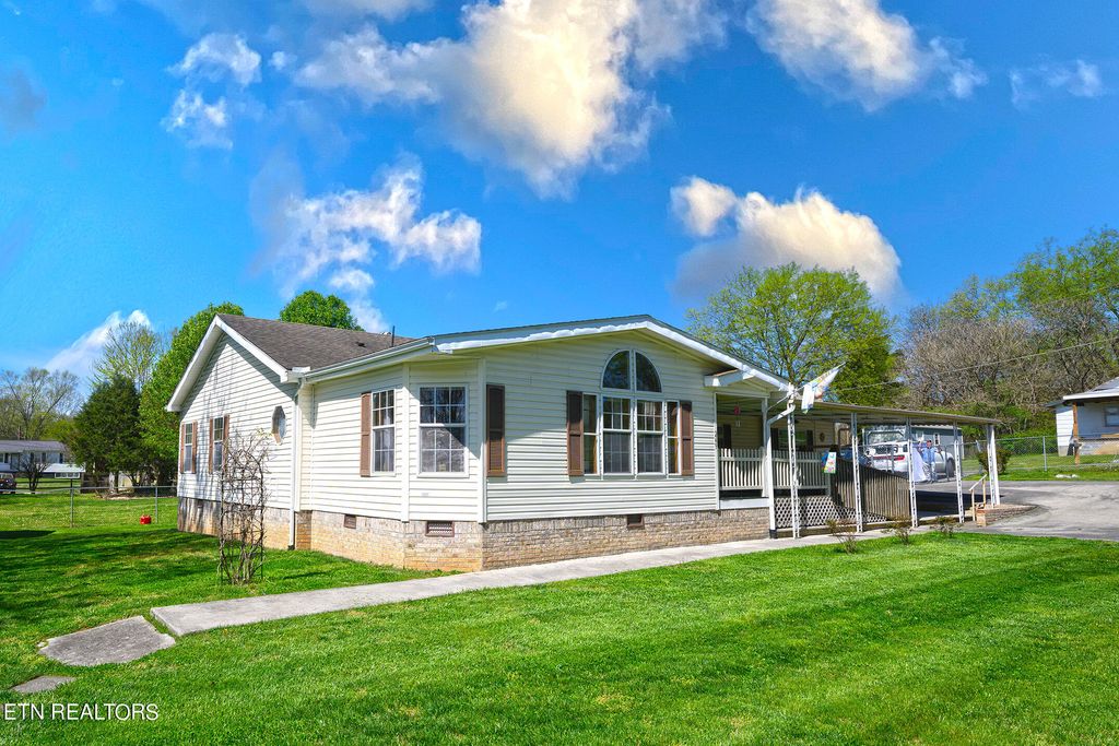 Photo of 249 Davis Rd, Strawberry Plains, TN 37871 (MLS # 1273509)
